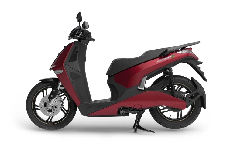 Theon S-/image-color-1-sp.webp