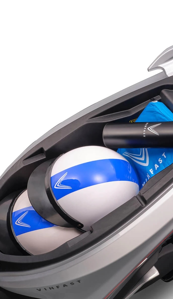 FELIZ S Cốp để đồ phía trước.