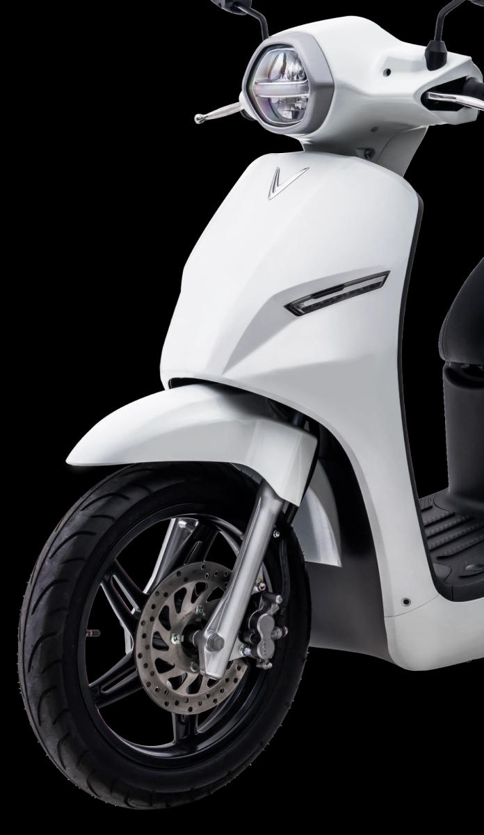 Klara Neo Quãng đường đạt 112 km cho 1 lần sạc theo điều kiện tiêu chuẩn của VinFast.