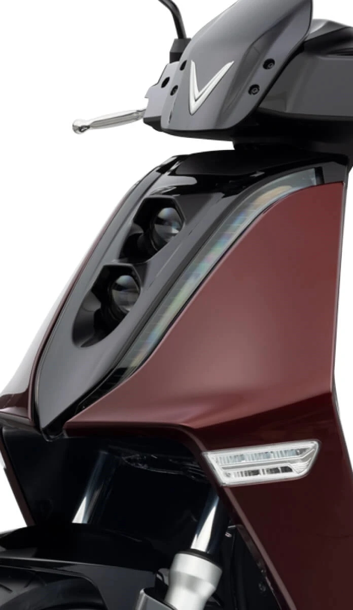 Theon S Hệ thống đèn Full LED và đèn pha projector.