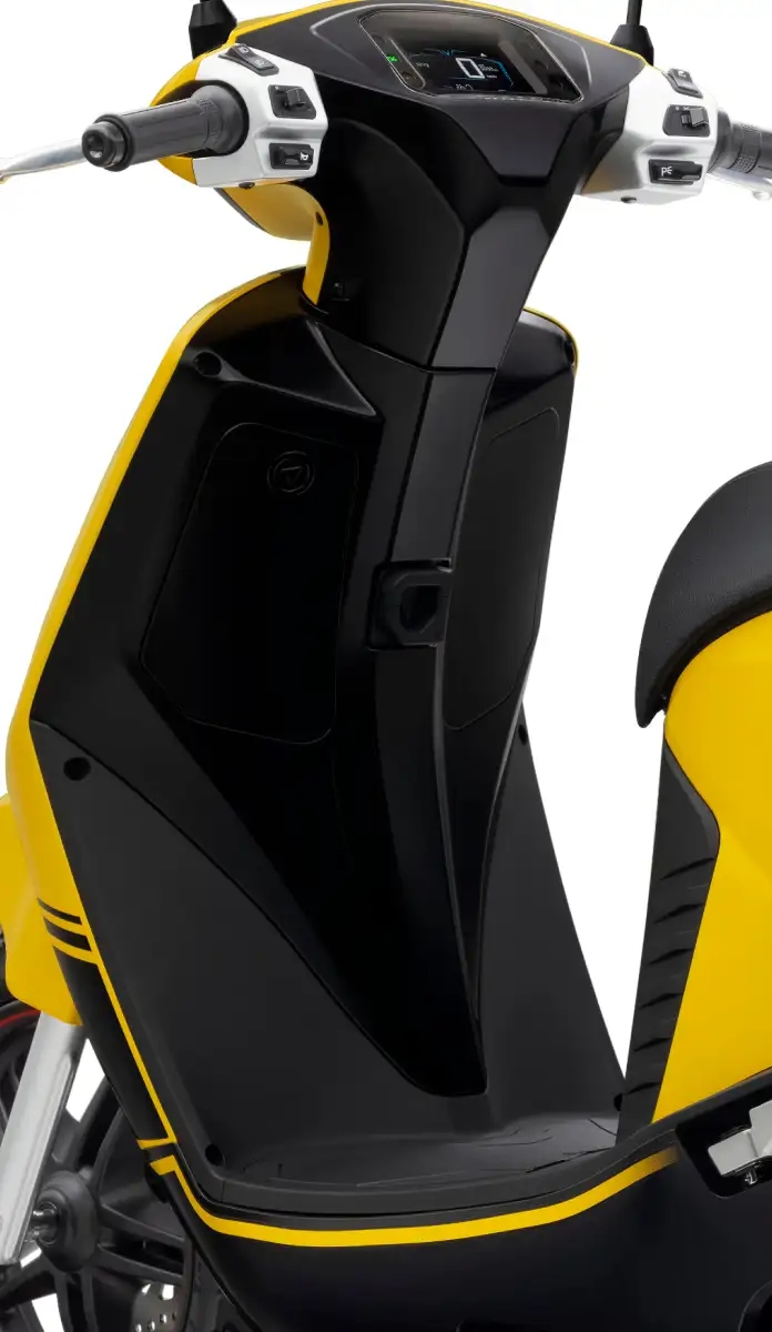 VENTO S Cốp để đồ phía trước.